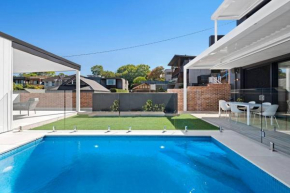 Luxury NEW 5BDRM Oasis with Heated Pool Sydney